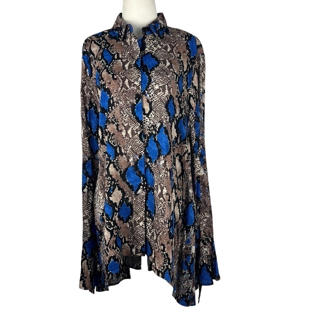 NEW WITH TAGS LUCKY‎ & BLESSED BUTTON DOWN COLLARED SNAKESKIN PRINT TUNIC